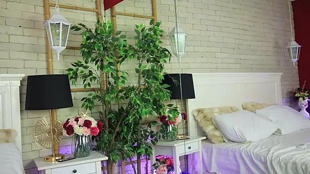 EmillyBronte online show from March 29, 2026, 7:37 pm