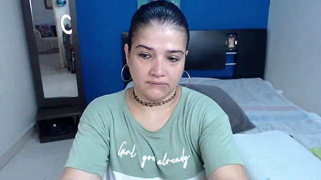 GlendaStarx online show from May 26, 2026, 2:37 pm