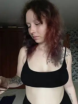Snapshot of Frost_foxy chatting on May 19, 2026, 4:19 am Frost foxy online show from May 19, 2026, 4:19 am
