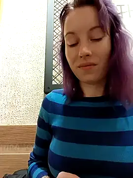 Frost foxy online show from February 24, 2025, 7:33 am