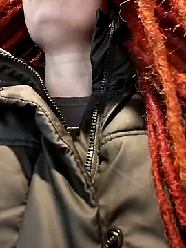 Frost foxy online show from October 5, 2025, 2:13 am