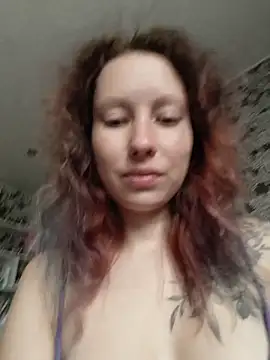 Snapshot of Frost_foxy chatting on May 24, 2026, 4:12 am Frost foxy online show from May 24, 2026, 4:12 am