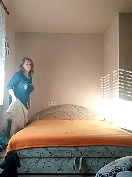 Snapshot of Elza01 chatting on November 5, 2025, 6:49 am Elza01 online show from November 5, 2025, 6:49 am