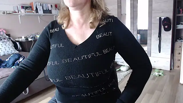 Elza01 online show from April 8, 2026, 1:01 pm