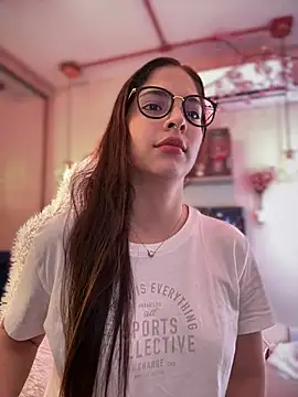 Snapshot of Zoe_Bae chatting on March 6, 2026, 10:05 pm Zoe Bae online show from March 6, 2026, 10:05 pm