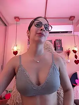 Snapshot of Zoe_Bae chatting on February 20, 2025, 12:41 am Zoe Bae online show from February 20, 2025, 12:41 am