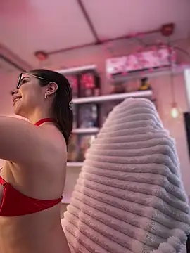 Snapshot of Zoe_Bae chatting on April 6, 2026, 10:55 pm Zoe Bae online show from April 6, 2026, 10:55 pm