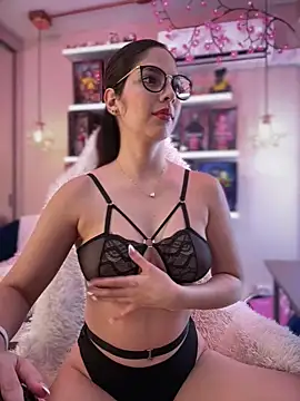 Zoe Bae online show from May 22, 2026, 2:09 am