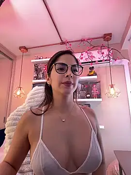 Snapshot of Zoe_Bae chatting on March 29, 2026, 10:00 pm Zoe Bae online show from March 29, 2026, 10:00 pm