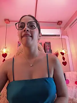 Snapshot of Zoe_Bae chatting on February 19, 2025, 3:28 am Zoe Bae online show from February 19, 2025, 3:28 am