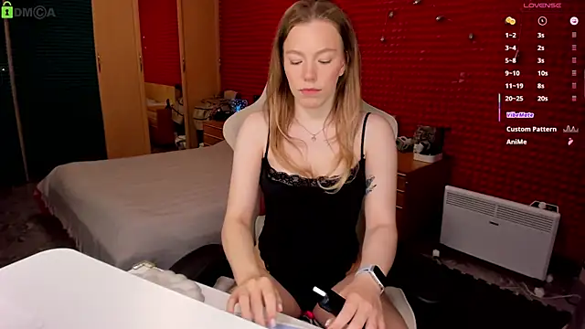 KinsleyHottie online show from May 17, 2026, 8:53 pm