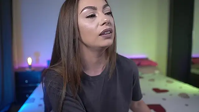 Snapshot of TiffanyPierce chatting on January 14, 2026, 9:29 pm TiffanyPierce online show from January 14, 2026, 9:29 pm