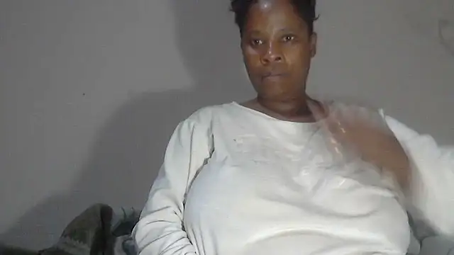 Snapshot of Choco-Coco10 chatting on February 6, 2026, 12:28 am Choco-Coco10 online show from February 6, 2026, 12:28 am