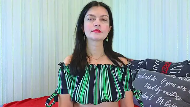 Snapshot of _Lily_ chatting on December 6, 2024, 9:26 am Lily online show from December 6, 2024, 9:26 am