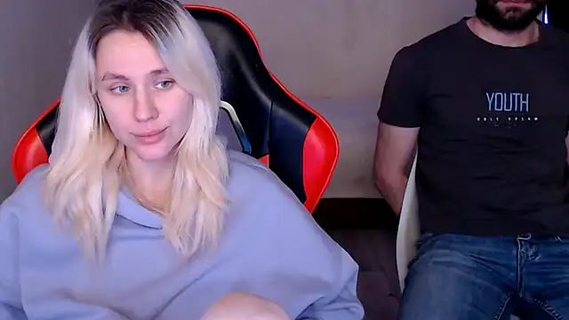 Mila Jon online show from December 7, 2024, 1:13 pm