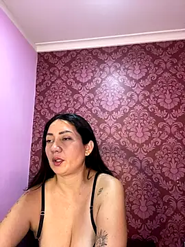 juliana diaz online show from November 4, 2025, 11:25 am