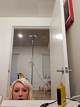 NikiFm online show from October 25, 2025, 3:56 pm