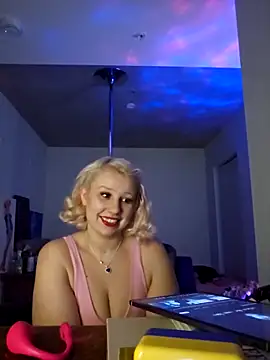 Snapshot of NikiFm chatting on February 15, 2026, 8:02 am NikiFm online show from February 15, 2026, 8:02 am