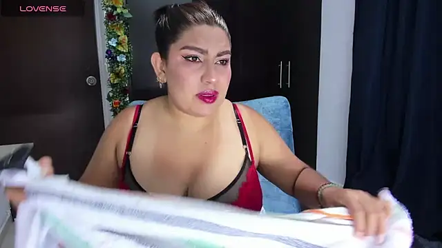 ElikoLanny  online show from May 1, 2026, 4:39 am