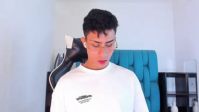 AlanNaughty online show from February 18, 2025, 10:47 pm