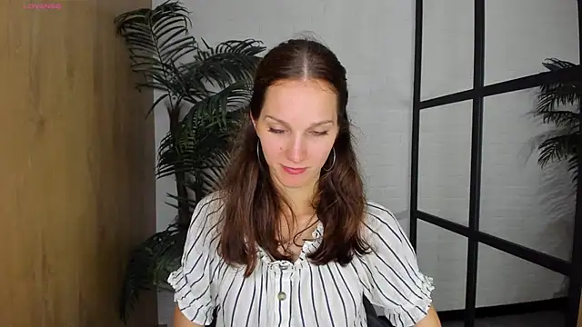 MirandaGlow online show from September 10, 2025, 5:50 am