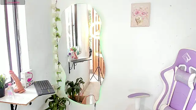 Snapshot of sofia_gold_ chatting on May 23, 2026, 7:02 pm sofia gold online show from May 23, 2026, 7:02 pm