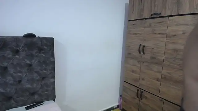 santi hothot online show from October 10, 2025, 5:03 pm