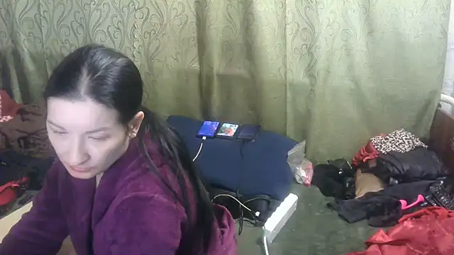 Snapshot of IngaQAce chatting on March 11, 2025, 5:46 am IngaQAce online show from March 11, 2025, 5:46 am