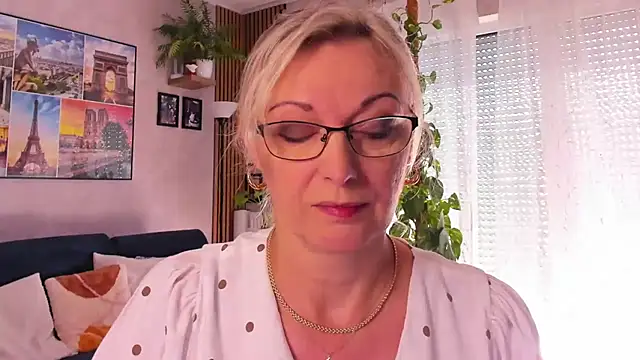 vanessa chat online show from September 12, 2025, 6:35 am