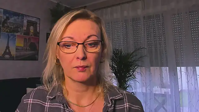 vanessa chat online show from November 20, 2025, 2:18 pm