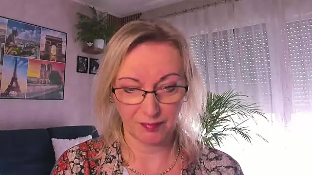 Snapshot of vanessa_chat chatting on April 12, 2026, 1:25 pm vanessa chat online show from April 12, 2026, 1:25 pm