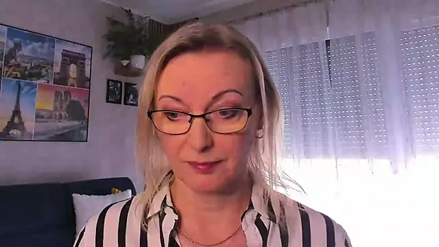 Snapshot of vanessa_chat chatting on April 15, 2026, 1:37 pm vanessa chat online show from April 15, 2026, 1:37 pm