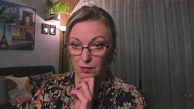 vanessa chat online show from March 3, 2025, 2:17 pm