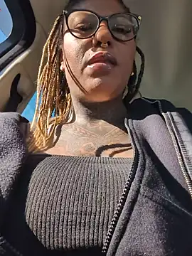 Snapshot of DarkDea chatting on November 13, 2025, 11:03 am DarkDea online show from November 13, 2025, 11:03 am