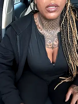 Snapshot of DarkDea chatting on November 3, 2025, 1:15 pm DarkDea online show from November 3, 2025, 1:15 pm