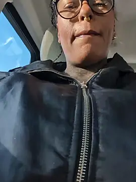 Snapshot of DarkDea chatting on November 20, 2025, 1:23 pm DarkDea online show from November 20, 2025, 1:23 pm