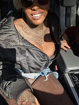 Snapshot of DarkDea chatting on November 15, 2025, 12:20 pm DarkDea online show from November 15, 2025, 12:20 pm