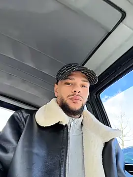 Snapshot of Lionayowe chatting on April 1, 2026, 10:38 am Lionayowe online show from April 1, 2026, 10:38 am