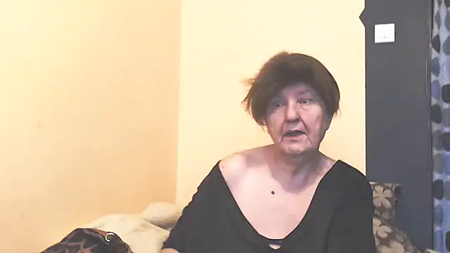 Snapshot of MioritaHard chatting on March 25, 2026, 1:21 pm MioritaHard online show from March 25, 2026, 1:21 pm