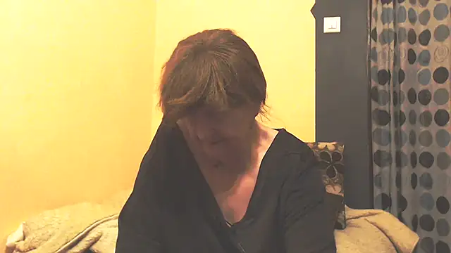 Snapshot of MioritaHard chatting on April 7, 2026, 9:38 pm MioritaHard online show from April 7, 2026, 9:38 pm