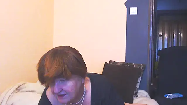 Snapshot of MioritaHard chatting on October 2, 2025, 9:45 am MioritaHard online show from October 2, 2025, 9:45 am