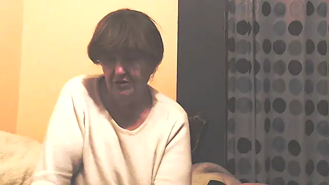 Snapshot of MioritaHard chatting on November 18, 2025, 9:51 pm MioritaHard online show from November 18, 2025, 9:51 pm