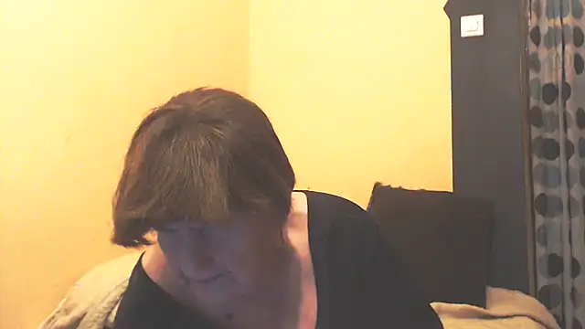 Snapshot of MioritaHard chatting on April 18, 2026, 8:20 pm MioritaHard online show from April 18, 2026, 8:20 pm