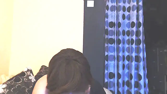 Snapshot of MioritaHard chatting on November 22, 2025, 1:21 pm MioritaHard online show from November 22, 2025, 1:21 pm