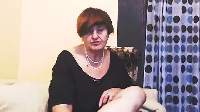 Snapshot of MioritaHard chatting on October 14, 2025, 12:28 pm MioritaHard online show from October 14, 2025, 12:28 pm