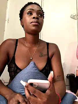 LuciousLips96 online show from January 9, 2026, 7:37 am