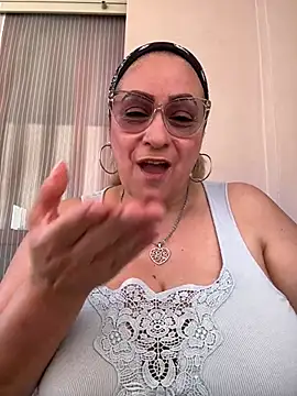 Snapshot of x_elena_x chatting on May 24, 2026, 2:28 pm x elena x online show from May 24, 2026, 2:28 pm