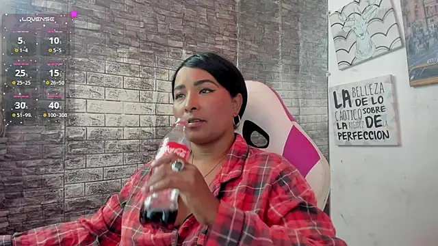Snapshot of paola_ih chatting on July 15, 2026, 2:24 pm paola ih online show from July 15, 2026, 2:24 pm