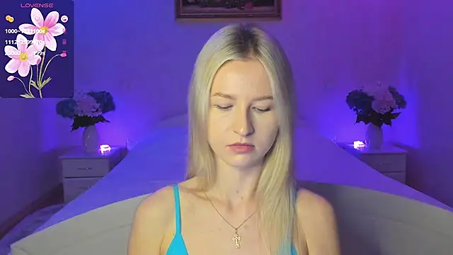 AnnaCarrera online show from November 11, 2025, 8:25 pm