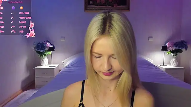 AnnaCarrera online show from January 18, 2026, 6:00 pm